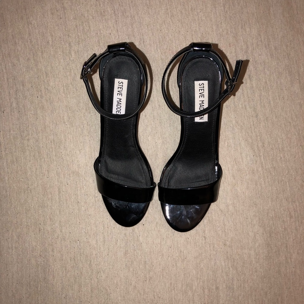 💖Steve Madden Black Heels with Ankle Strap💖